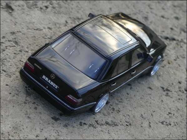 1:18 Mercedes Benz 500 E 6.5L BRABUS - Black Edition